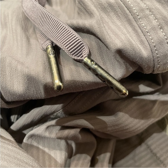 LULULEMON ATHLETICA Half Moon Dance STUDIO CROP PANTS Cinch *No Liner 12 XL - Picture 8 of 9